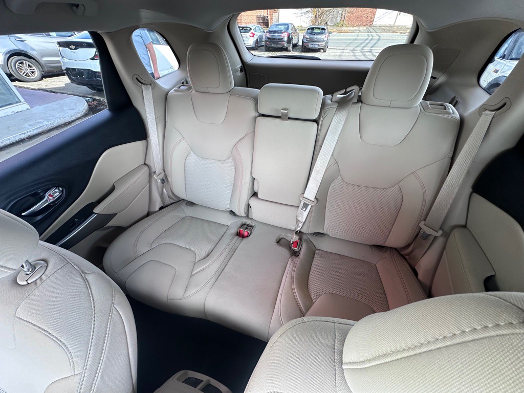 2021 Jeep Cherokee Image 25