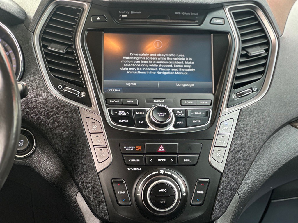 2014 Hyundai Santa Fe Image 14