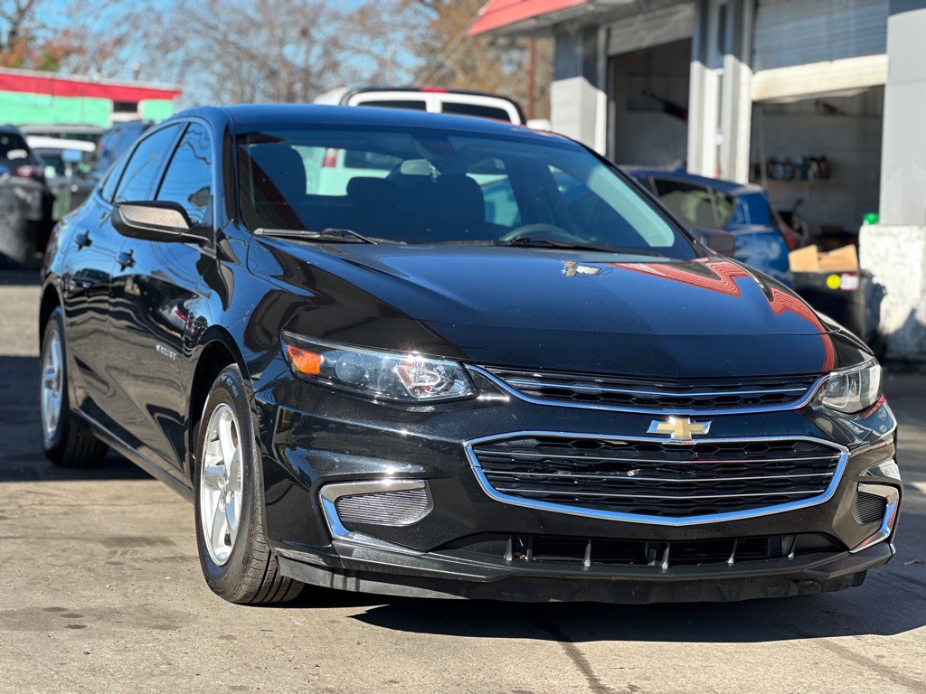 2018 Chevrolet Malibu Image 1