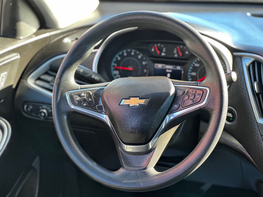 2018 Chevrolet Malibu Image 8