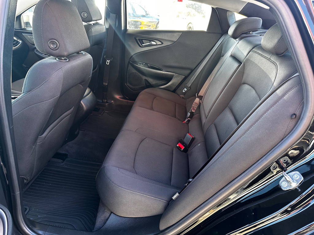 2018 Chevrolet Malibu Image 14