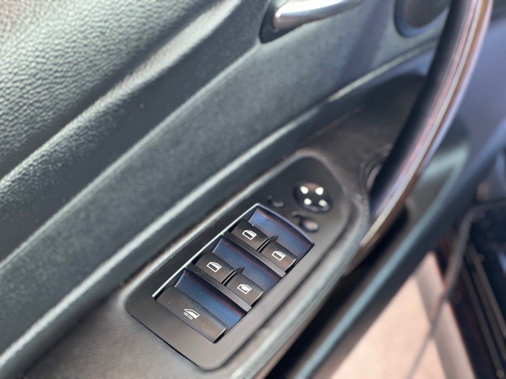 2012 BMW 1 Series Image 21