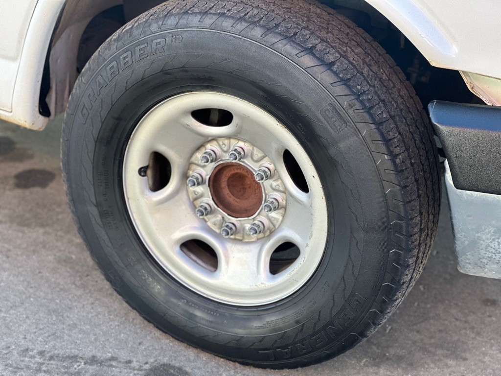 2014 Chevrolet Express Image 4