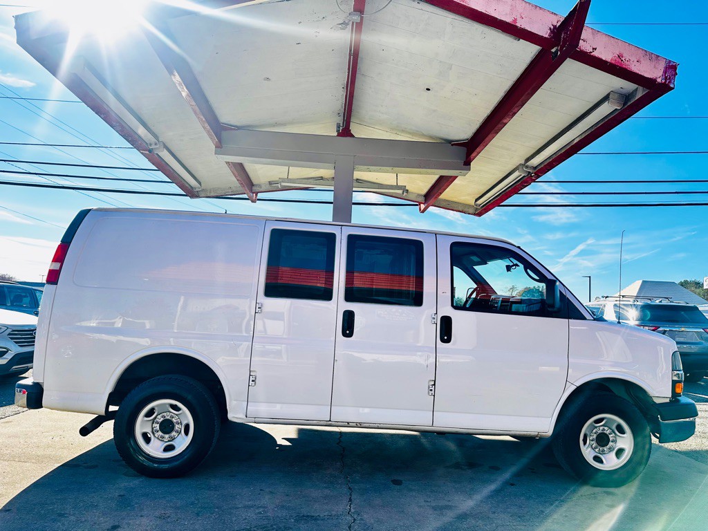 2014 Chevrolet Express Image 5