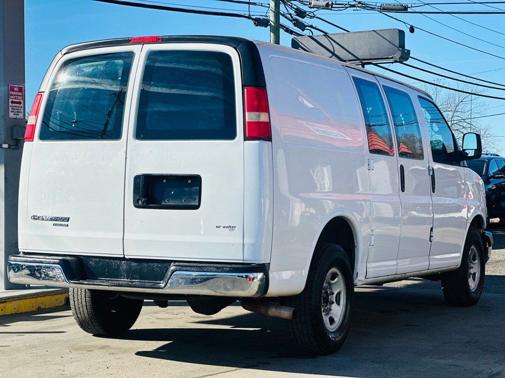 2014 Chevrolet Express Image 8