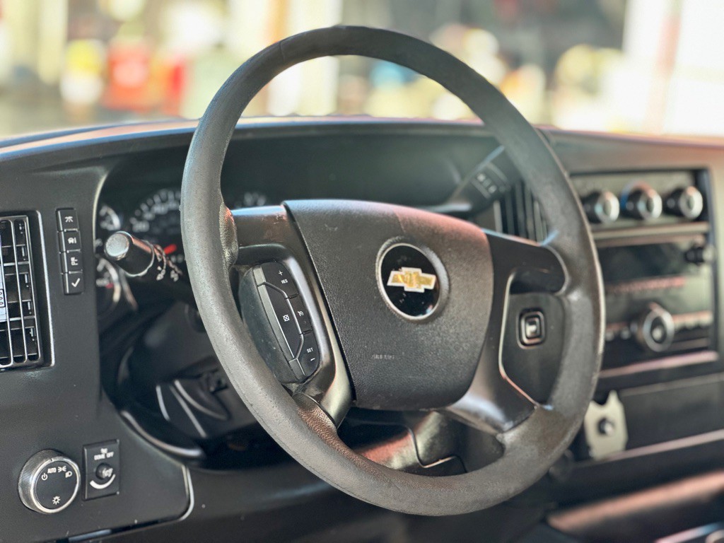 2014 Chevrolet Express Image 14