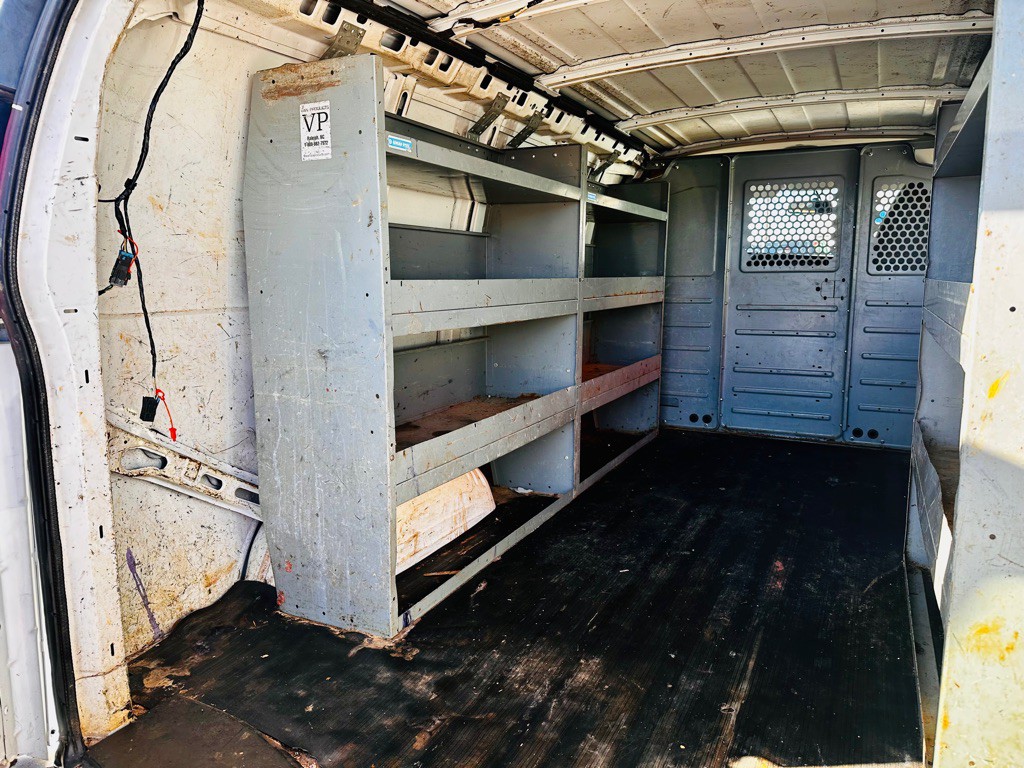 2014 Chevrolet Express Image 16