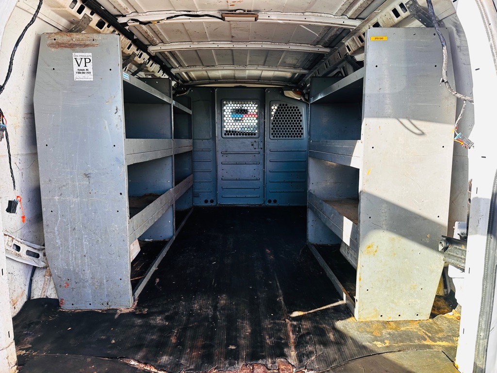 2014 Chevrolet Express Image 17