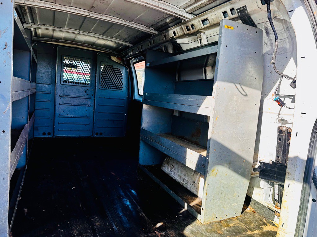 2014 Chevrolet Express Image 18