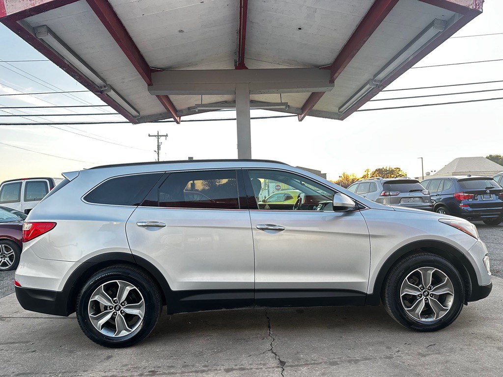 2016 Hyundai Santa Fe Image 6