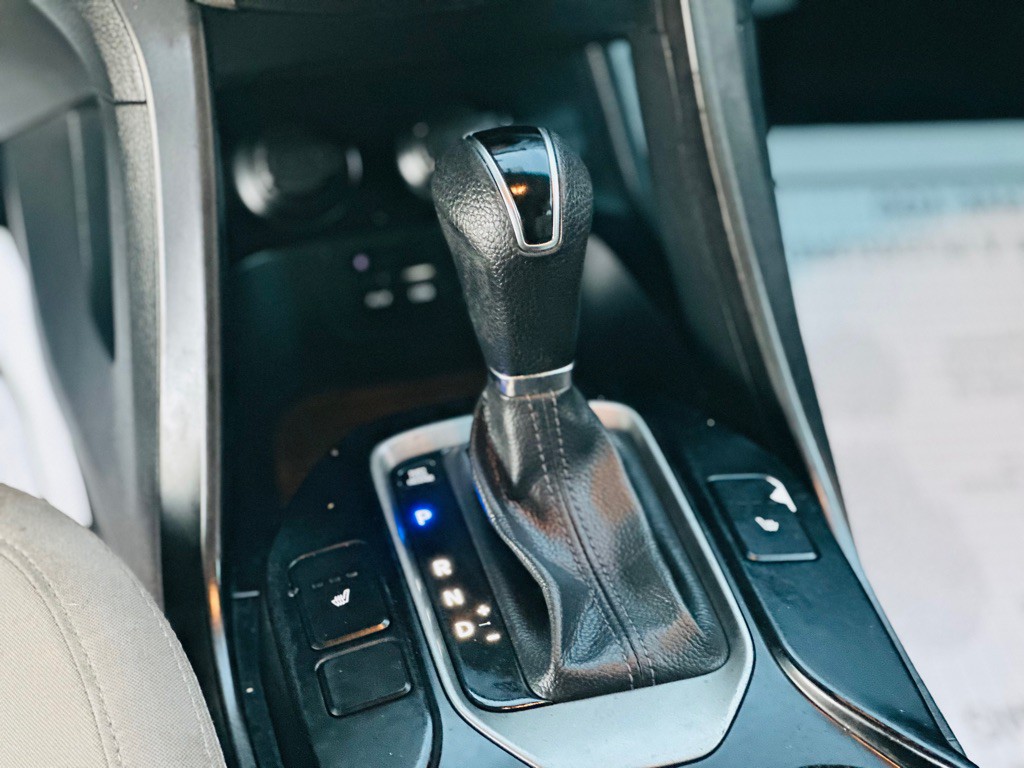 2016 Hyundai Santa Fe Image 13