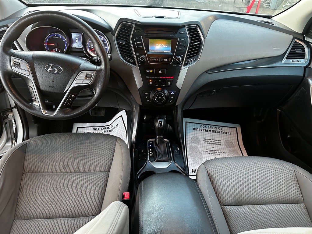 2016 Hyundai Santa Fe Image 15