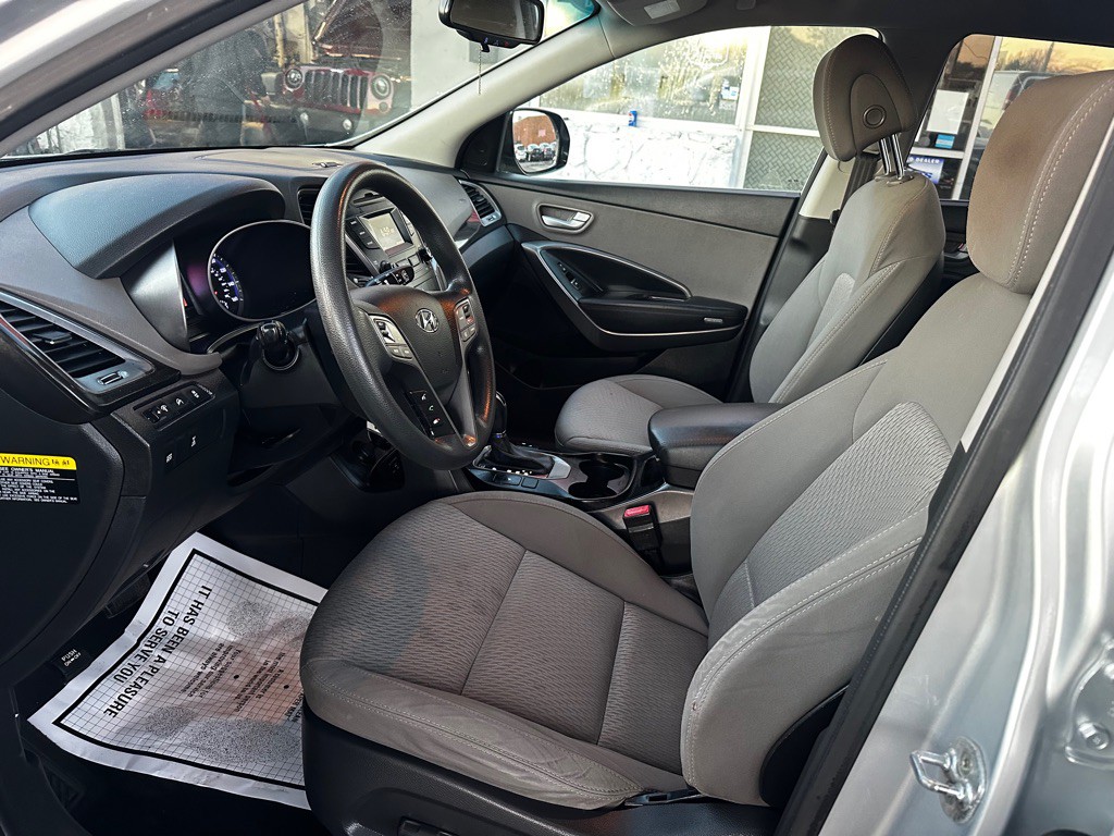 2016 Hyundai Santa Fe Image 19