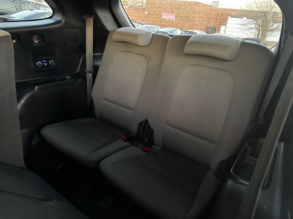 2016 Hyundai Santa Fe Image 21