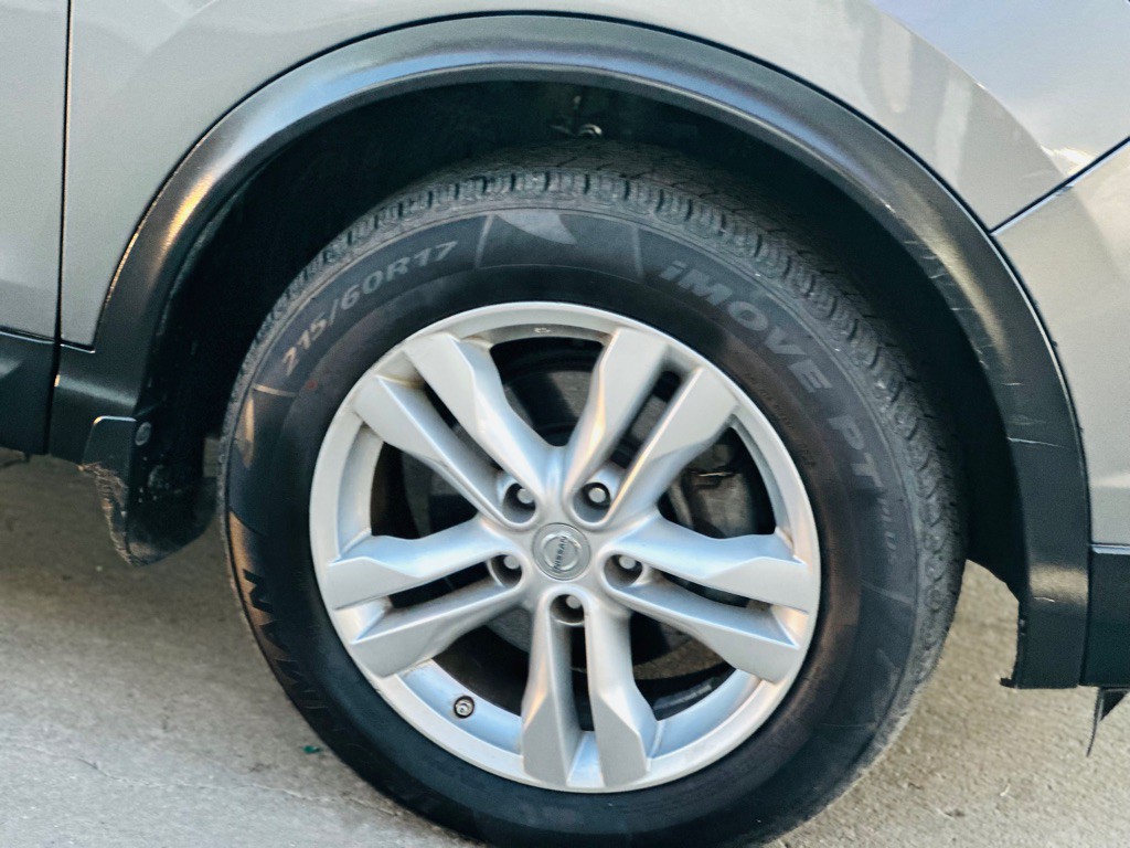 2017 Nissan Rogue Image 4