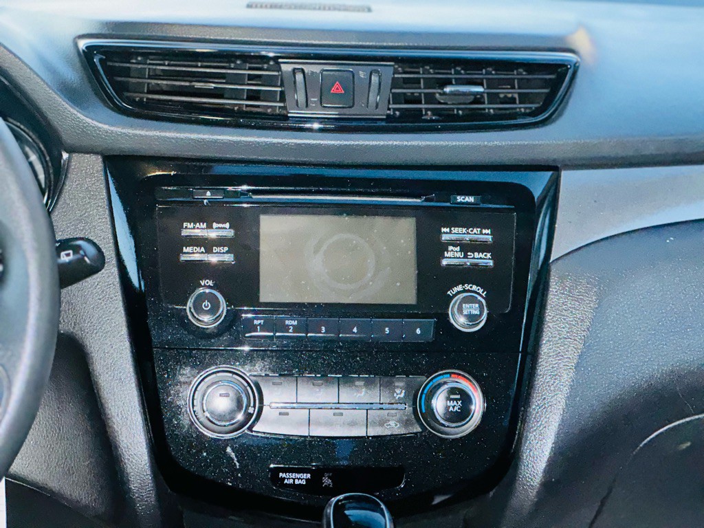 2017 Nissan Rogue Image 15