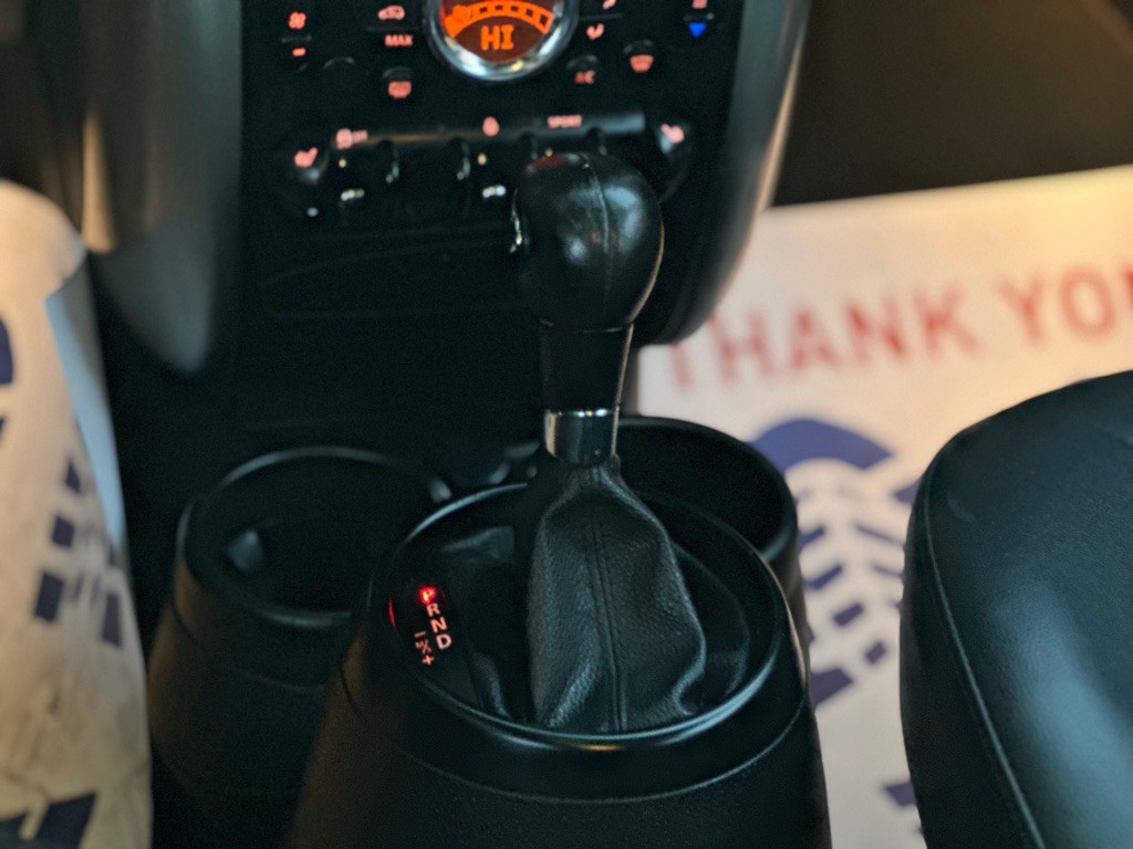 2013 MINI Cooper Image 12