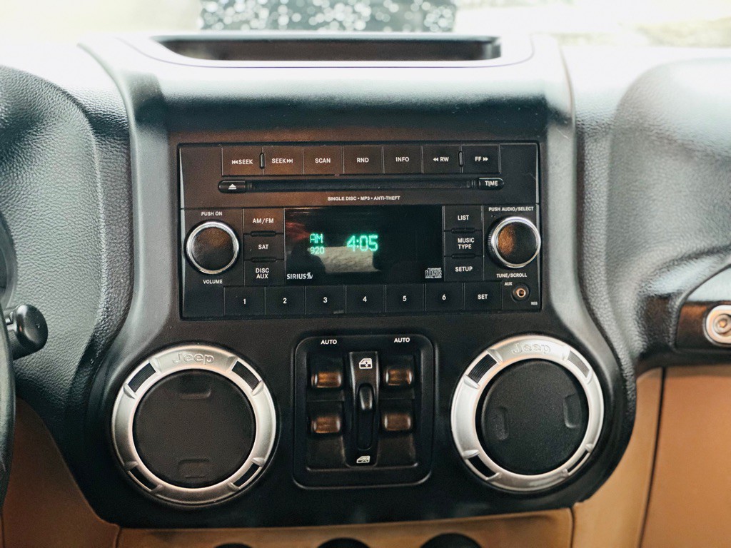 2012 Jeep Wrangler Unlimited Image 20