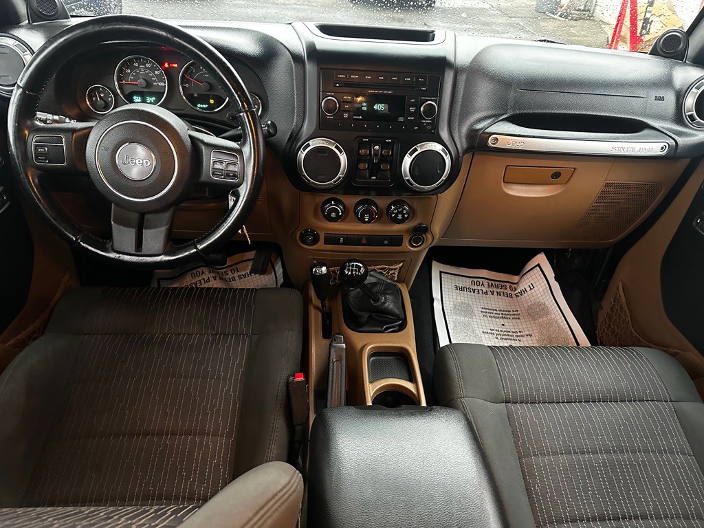 2012 Jeep Wrangler Unlimited Image 21