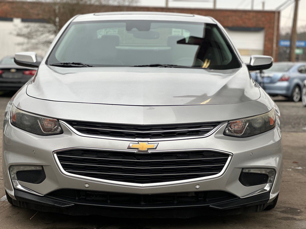 2016 Chevrolet Malibu Image 2