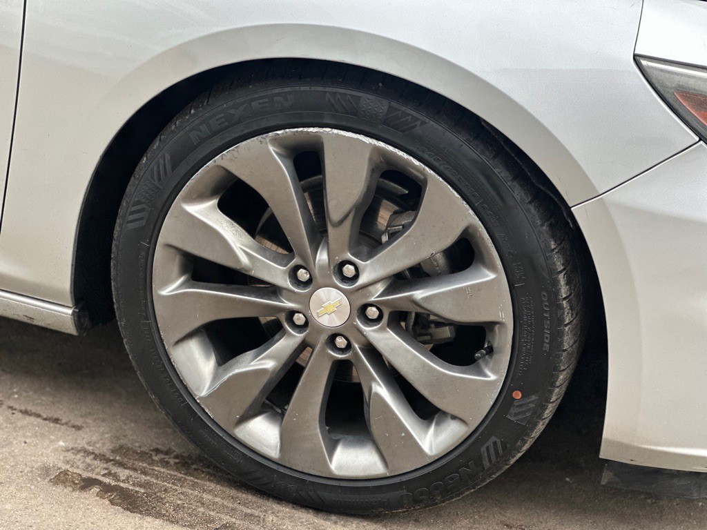 2016 Chevrolet Malibu Image 4