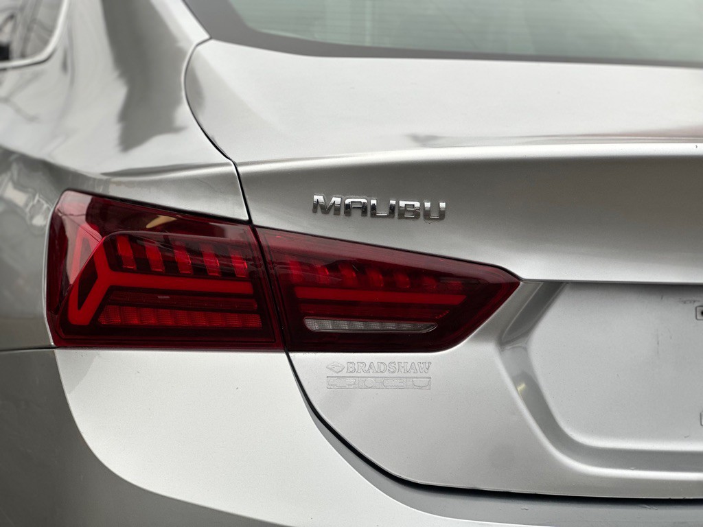 2016 Chevrolet Malibu Image 9