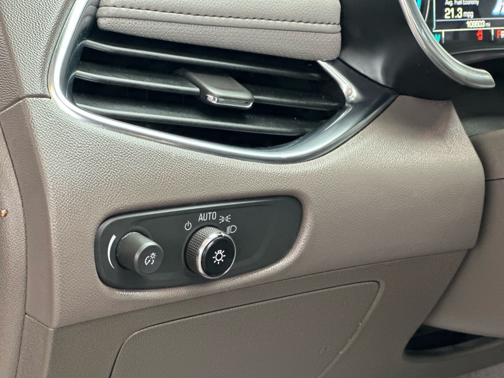 2016 Chevrolet Malibu Image 12