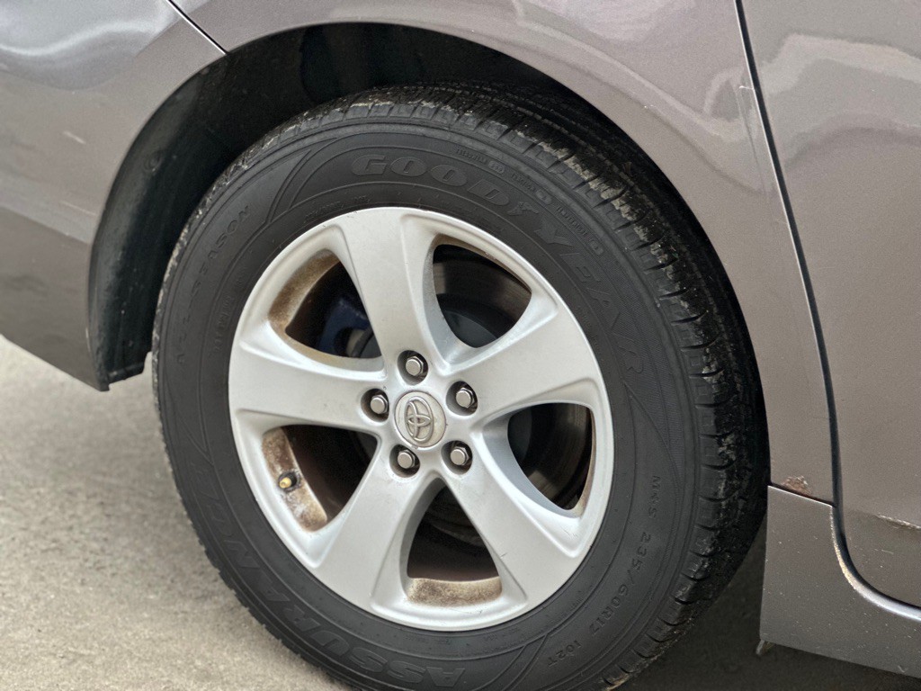 2012 Toyota Sienna Image 4