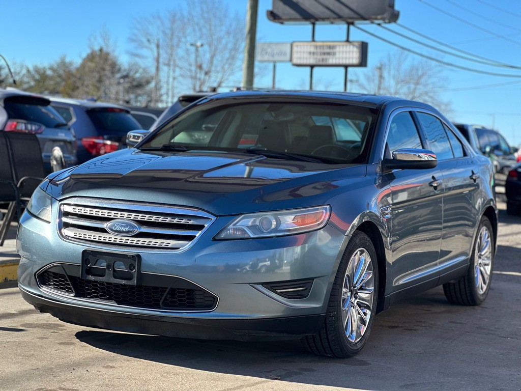 2010 Ford Taurus Image 3