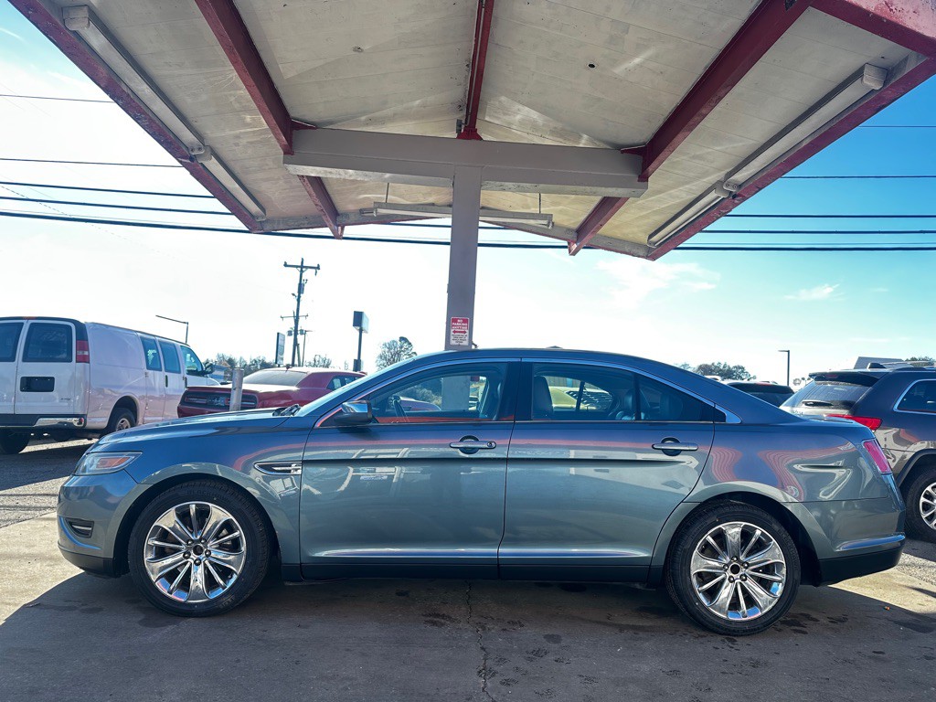 2010 Ford Taurus Image 5