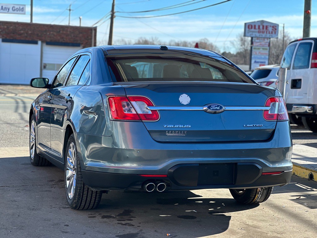 2010 Ford Taurus Image 10