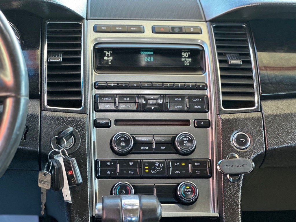 2010 Ford Taurus Image 11