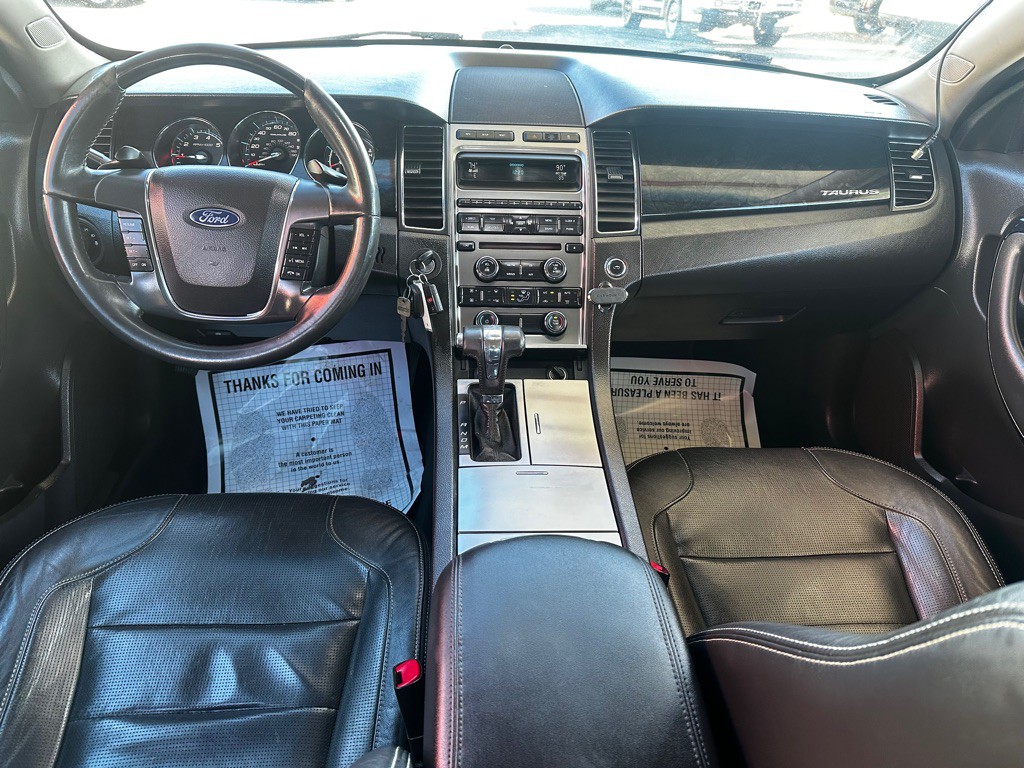 2010 Ford Taurus Image 14