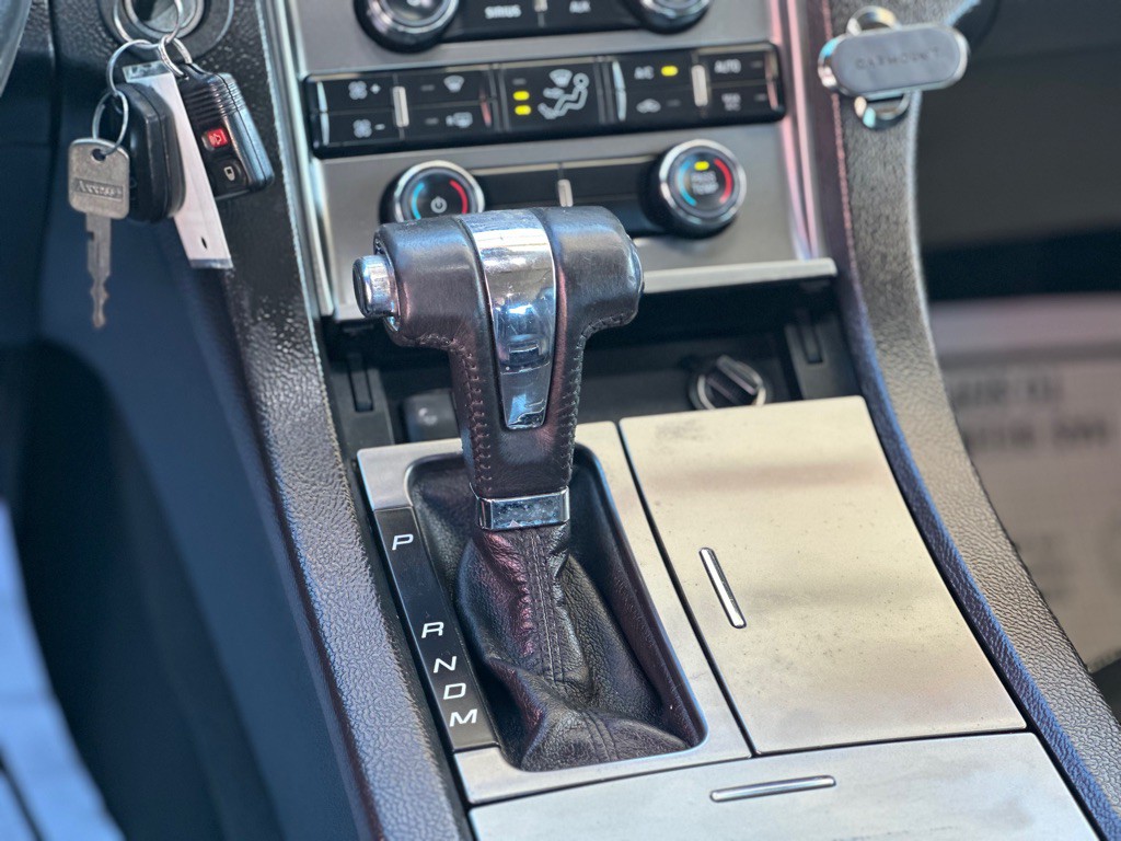 2010 Ford Taurus Image 15