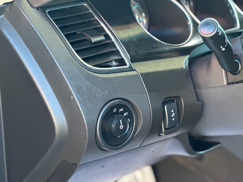 2010 Ford Taurus Image 16