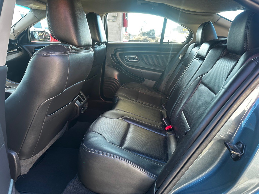 2010 Ford Taurus Image 19