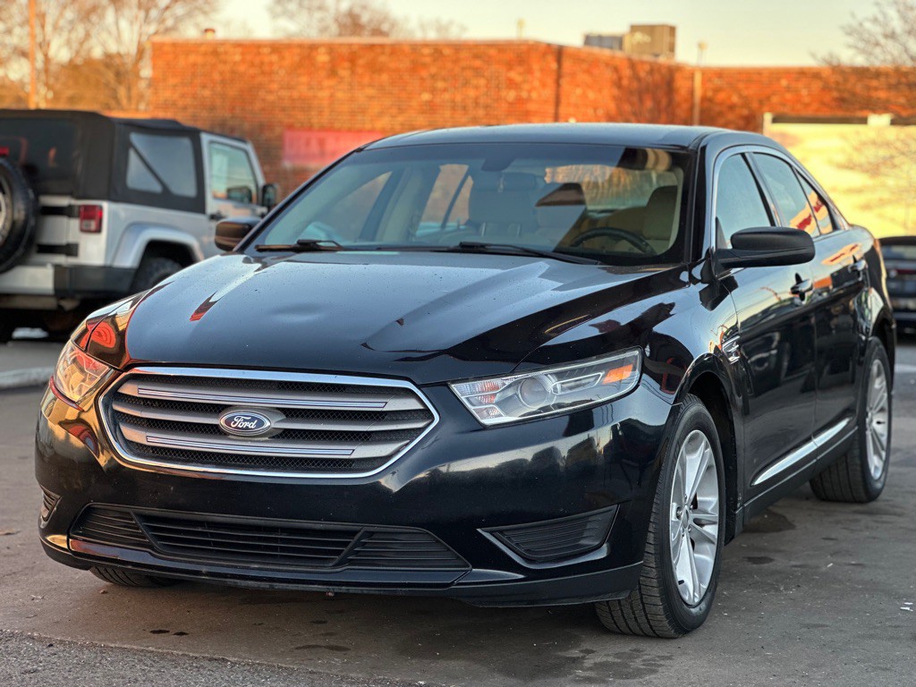 2016 Ford Taurus Image 3