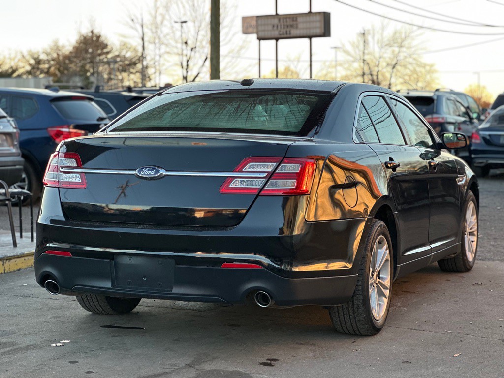 2016 Ford Taurus Image 6