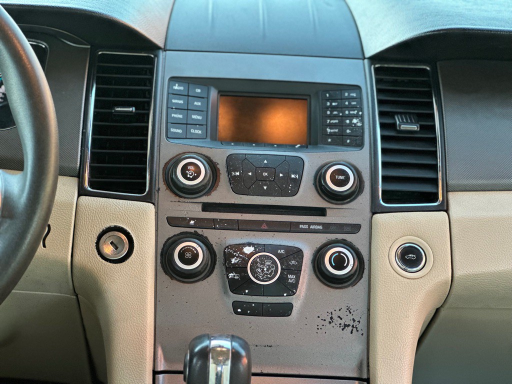 2016 Ford Taurus Image 10