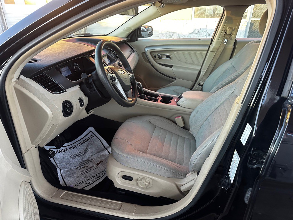 2016 Ford Taurus Image 12