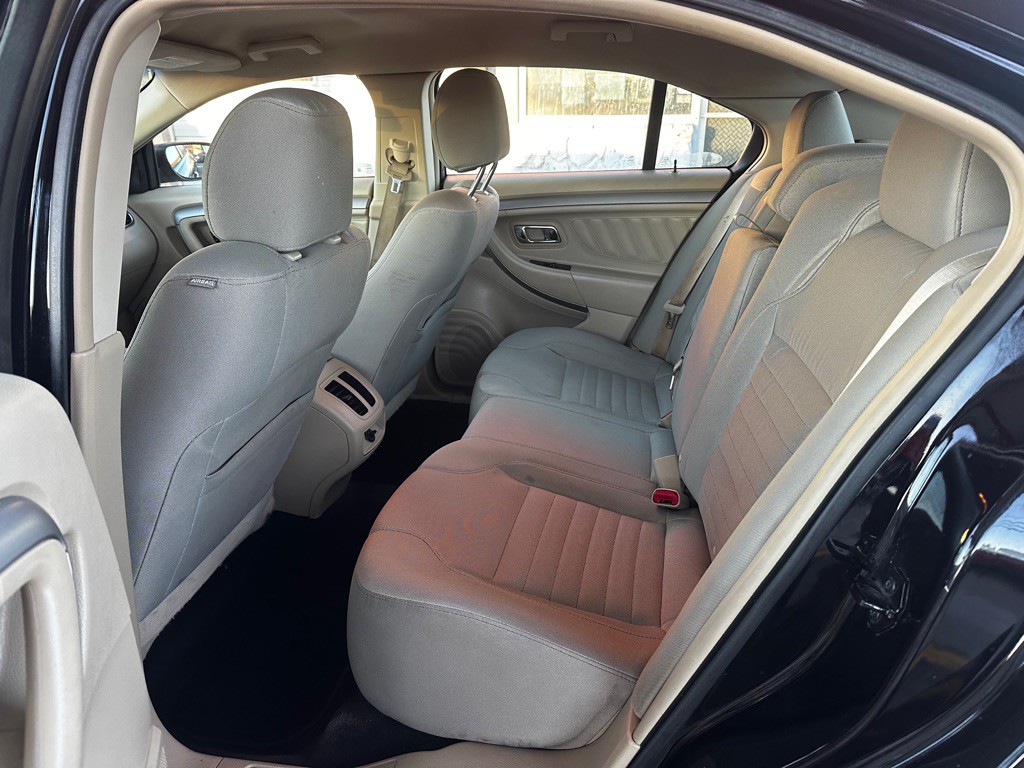 2016 Ford Taurus Image 15