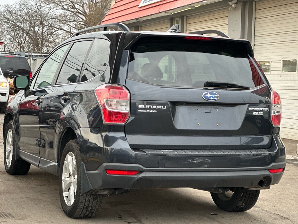 2016 Subaru Forester Image 8
