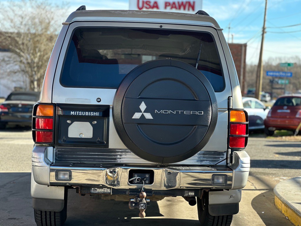 2000 Mitsubishi Montero Image 5