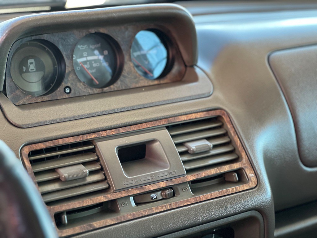 2000 Mitsubishi Montero Image 18