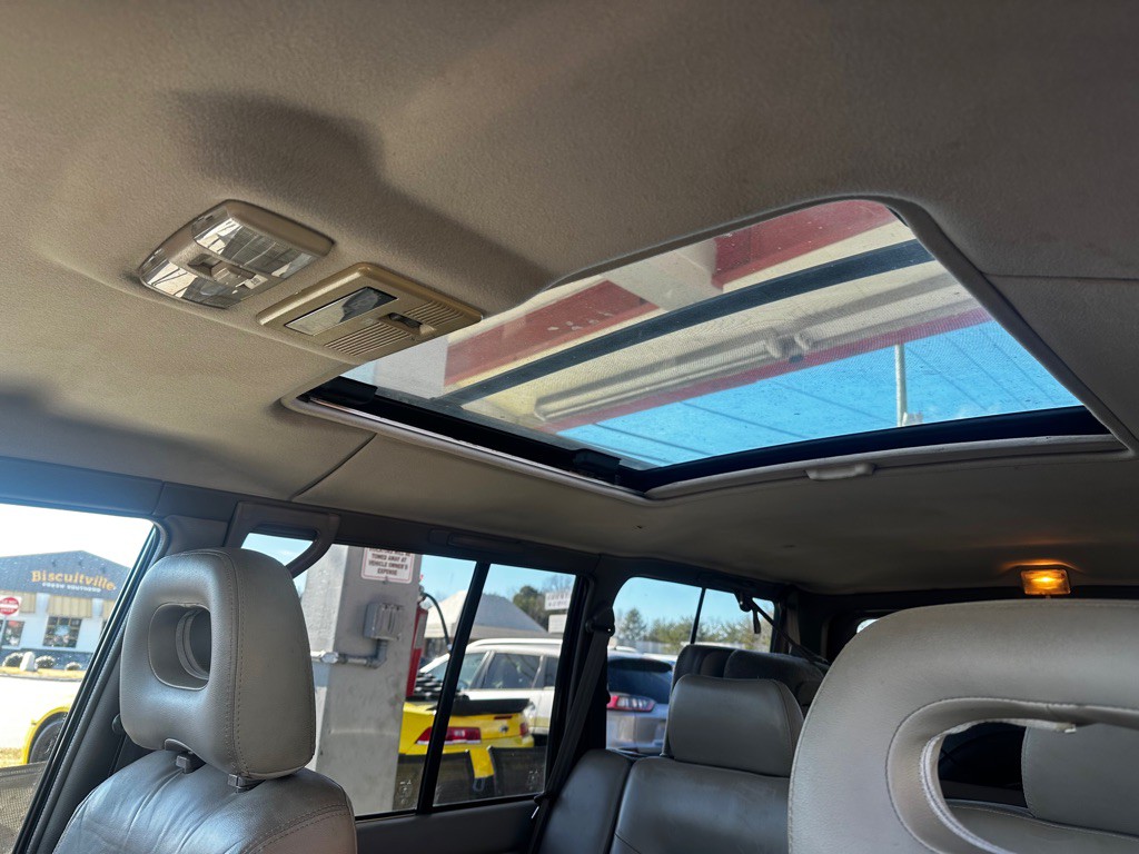 2000 Mitsubishi Montero Image 19