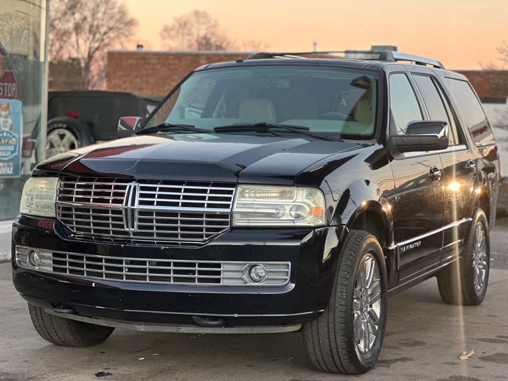2008 Lincoln Navigator Image 3