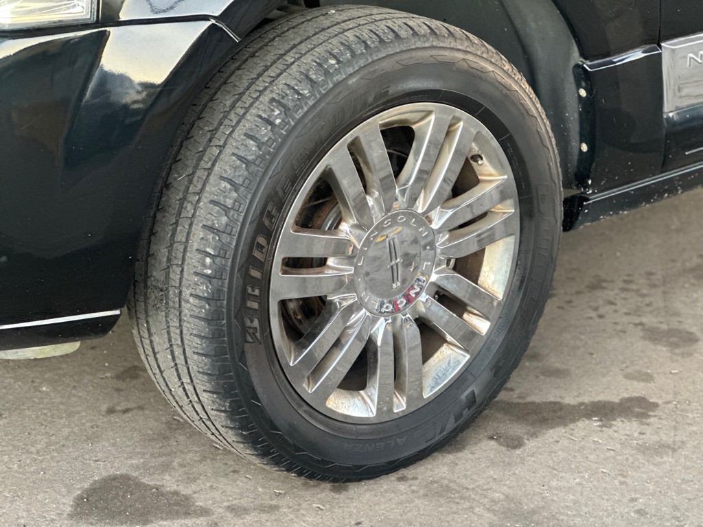 2008 Lincoln Navigator Image 4