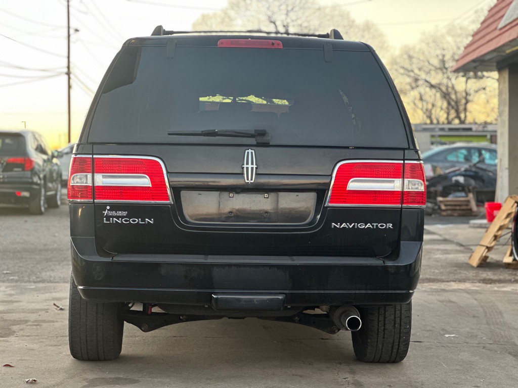 2008 Lincoln Navigator Image 6