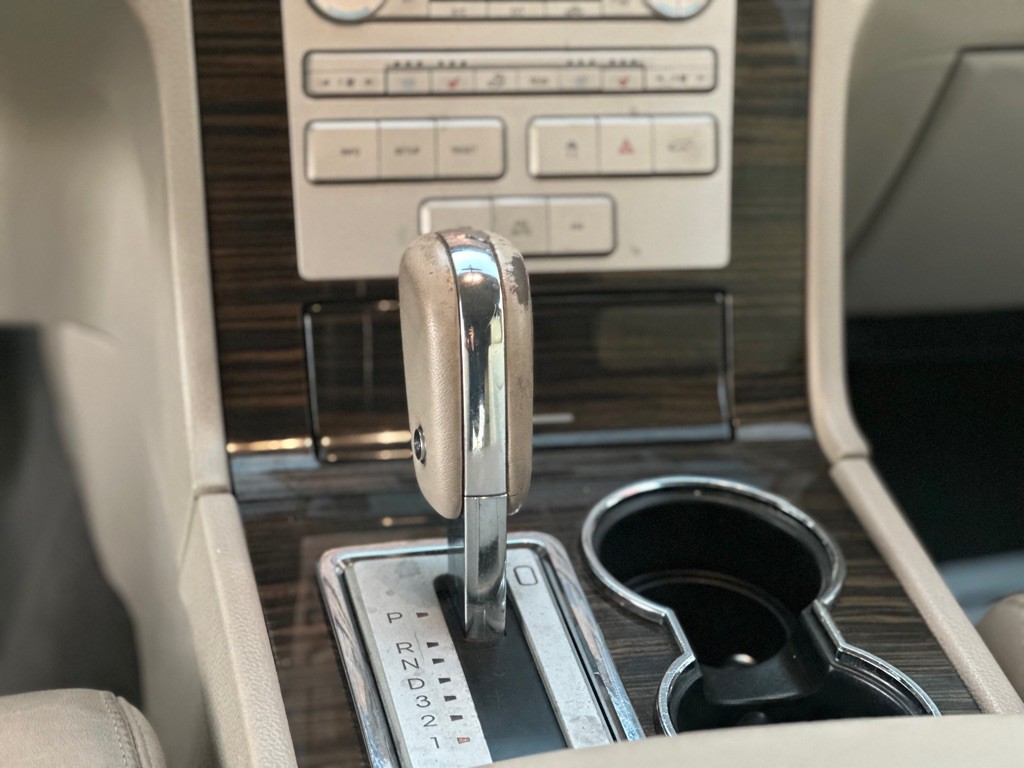 2008 Lincoln Navigator Image 11