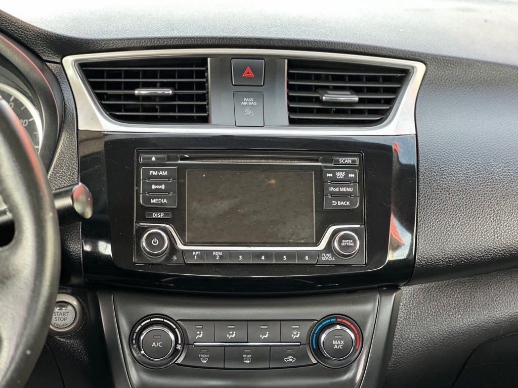 2017 Nissan Sentra Image 11